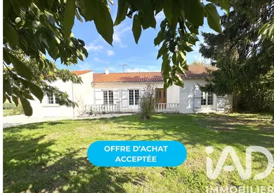 Traditional house in Montroy (17220)