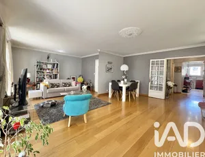 Apartment in Paris (75013)
