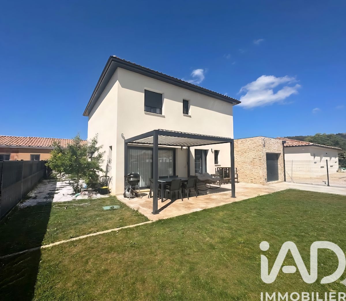 maison à Laudun-l'Ardoise
