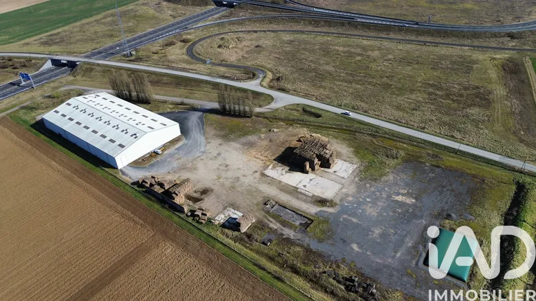 2 pièces 900 m² · à Gondreville · 900 m² · 699 000 €