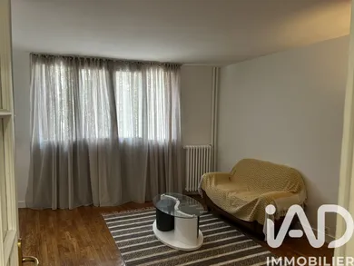 Apartment in Paris (75016)