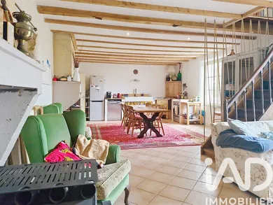 Maison de campagne à SAINTE RADEGONDE (33350)