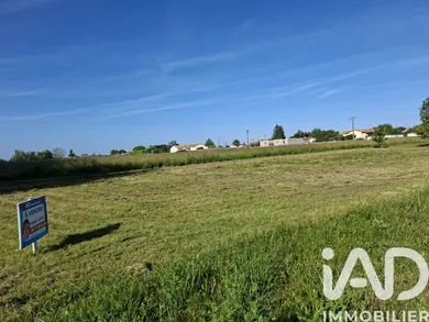 Leisure land in Maillé (86190)