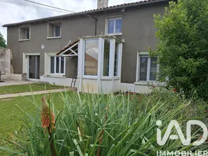 Park home in Vouneuil-sous-Biard (86580)