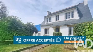 Traditional house in Plovan (29710)