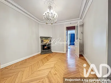 Apartment in Paris (75002)