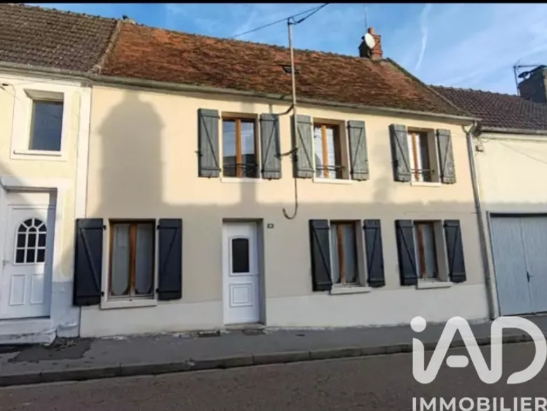 Maison 4 pièces 98 m² · à Oulchy-le-Château · 98 m² · 99 500 €