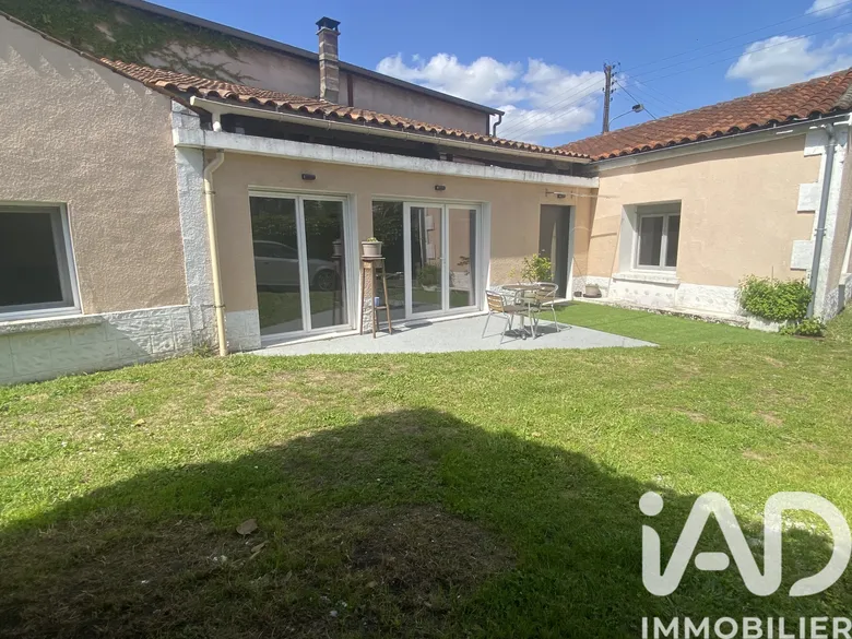 Maison 5 pièces 138 m² · à Châteaubernard · 138 m² · 218 400 €