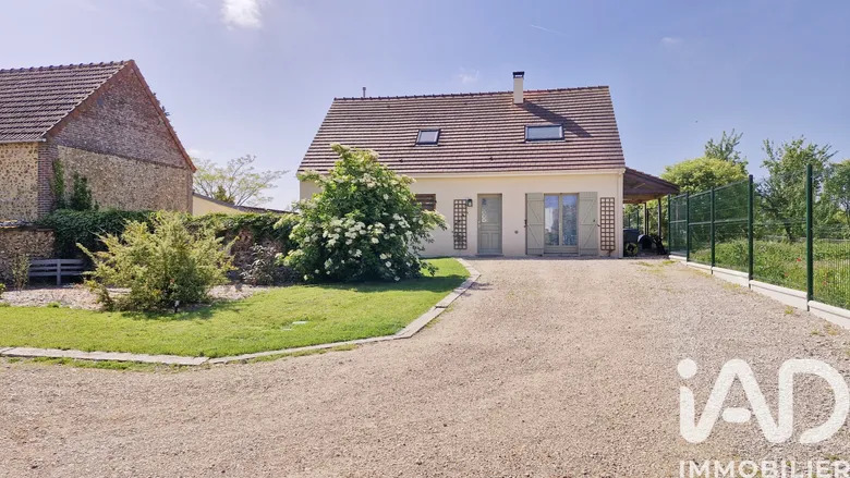 Maison 6 pièces 128 m² · à Ermenonville-la-Petite · 128,3 m² · 250 000 €