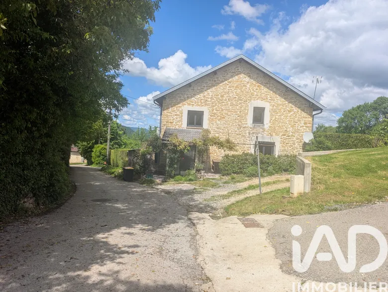 Maison 8 pièces 137 m² · à Oyonnax · 137 m² · 230 000 €