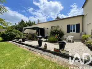 Village house in Blaignan-Prignac (33340)