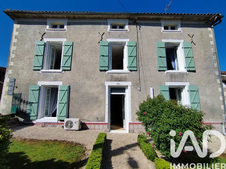 Maison 6 pièces 169 m² · à Saint-Paul-en-Gâtine · 169 m² · 168 000 €