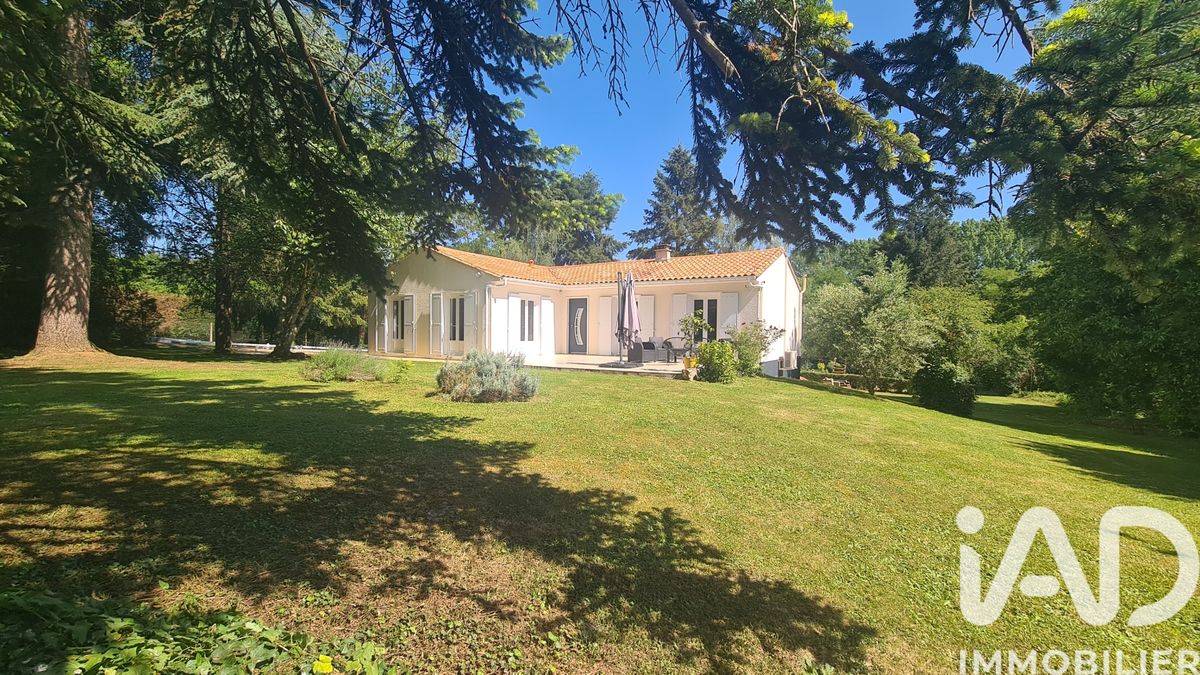 maison à Quinçay
