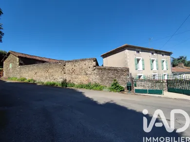 Maison de village à Saint-Paul-en-Gâtine (79240)