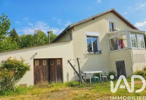 Maison de village à La Celle-Saint-Cyr (89116)