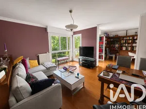 Apartment in Les Ulis (91940)