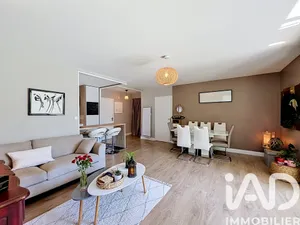 Apartment in L'Isle-d'Abeau (38080)