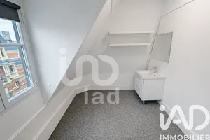 Apartment in Paris (75015)