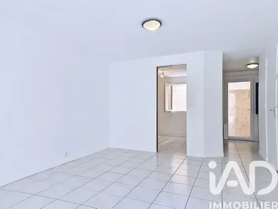 Apartment in Périgny (94520)