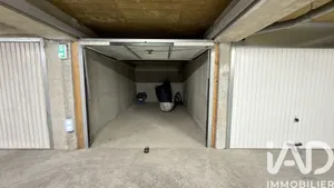 Parking à Aix-en-Provence (13090)
