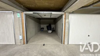 Parking à Aix-en-Provence (13090)