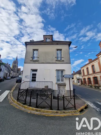 Immeuble à Lorrez-le-Bocage-Préaux (77710)