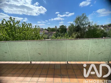 Apartment in Chevilly-Larue (94550)