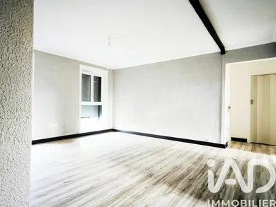 Appartement à Saint-Jean-de-la-Ruelle (45140)