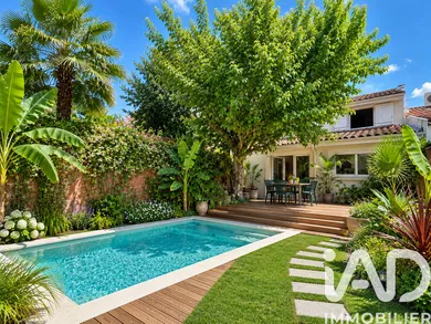 Townhouse in Bordeaux (33000)