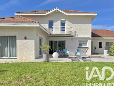 Maison d'architecte à La Buisse (38500)