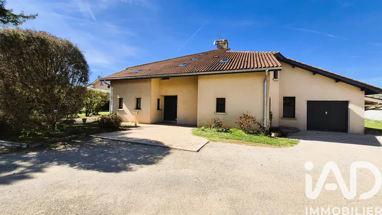 Maison 8 pièces 330 m² · à Ambérieu-en-Bugey · 330 m² · 599 000 €