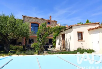 Architectural house in Saint-Jean-Pla-de-Corts (66490)