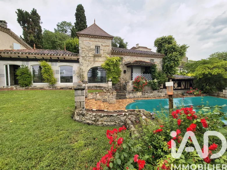 Maison 9 pièces 330 m² · à Clermont-Dessous · 330 m² · 550 000 €