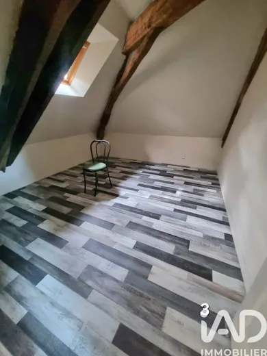 Immeuble à Doué-en-Anjou (49700)