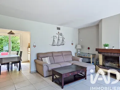 House in Le Mesnil-Saint-Denis (78320)