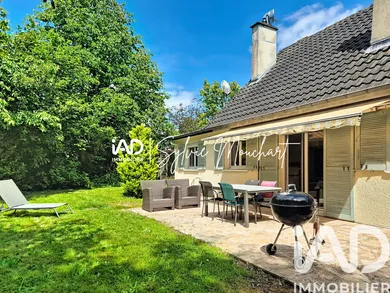 House in Le Mesnil-Saint-Denis (78320)