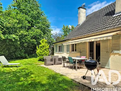 House in Le Mesnil-Saint-Denis (78320)