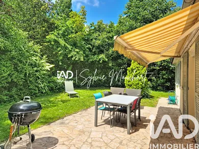 House in Le Mesnil-Saint-Denis (78320)