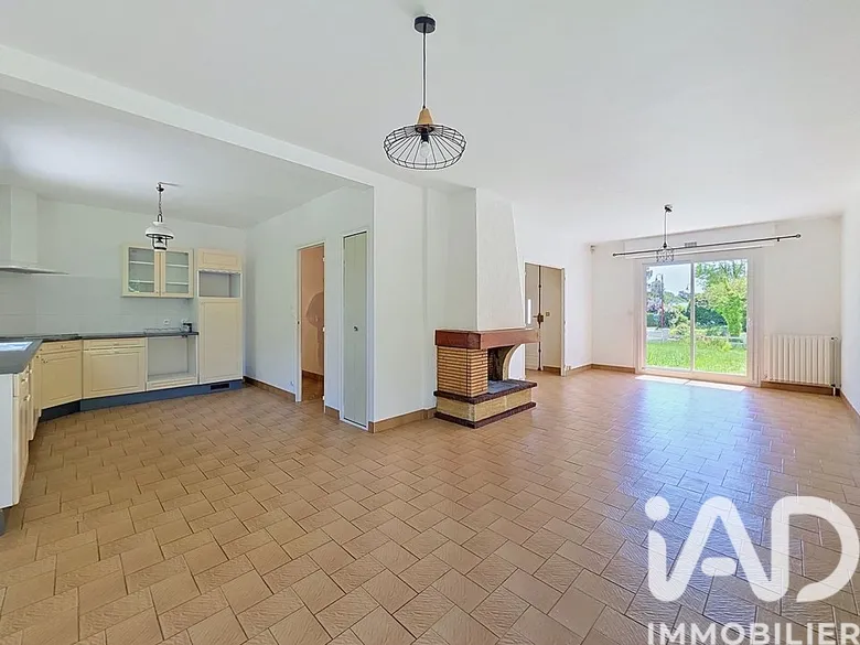 Maison 7 pièces 142 m² · à Bourgbarré · 142 m² · 362 000 €