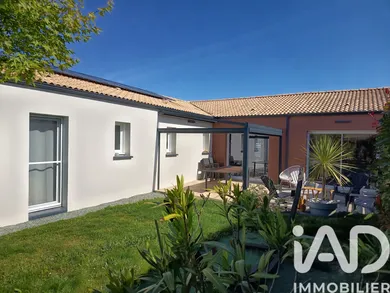 Detached house in Essarts-en-Bocage (85140)