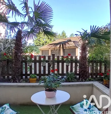 Apartment in Thiais (94320)