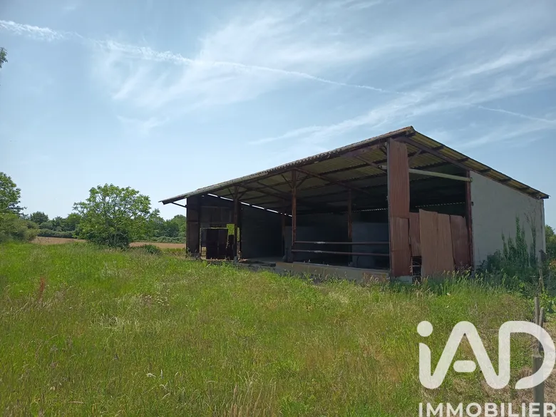 Terrain à Essarts-en-Bocage (85140) · 22 500 €