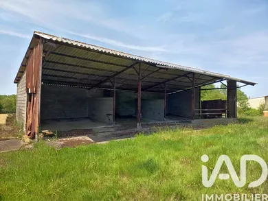 Terrain à Essarts-en-Bocage (85140)