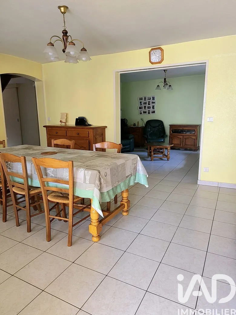 Maison 6 pièces 143 m² · à Le Mesnil-sur-Oger · 143 m² · 135 000 €