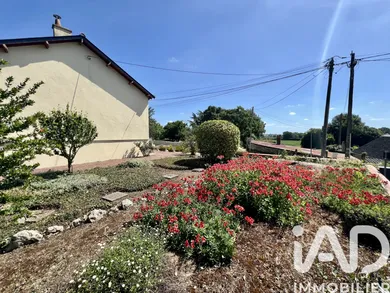 Traditional house in Doué-en-Anjou (49700)