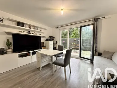 Apartment in Plaisir (78370)