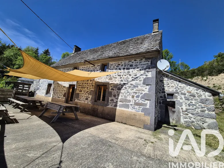 Maison 7 pièces 161 m² · à Chastreix · 161 m² · 243 000 €