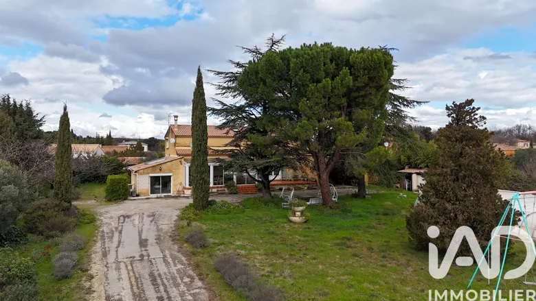 Maison 7 pièces 198 m² · à Rochefort du Gard · 197,6 m² · 557 000 €
