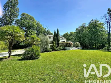 Architectural house in Saint-Fargeau-Ponthierry (77310)