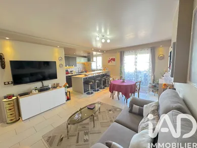 Duplex in Savigny-le-Temple (77176)